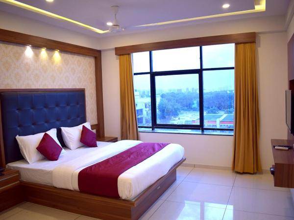 The Royal Square - Sky Stays (Chandkheda) : photo 8 de la chambre chambre double deluxe