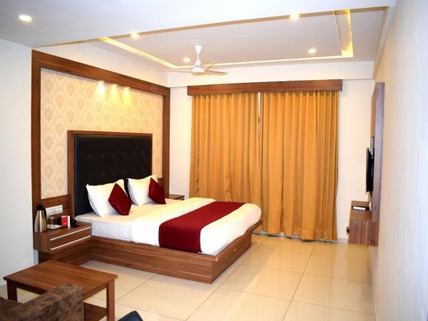 The Royal Square - Sky Stays (Chandkheda) : photo 10 de la chambre chambre double deluxe