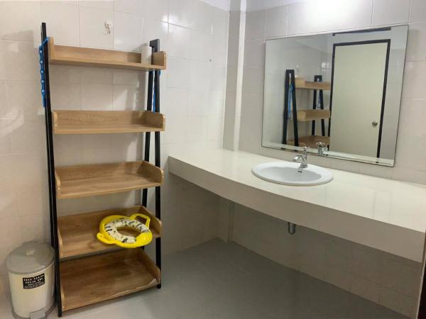 Sunshine Hotel : photo 3 de la chambre chambre familiale avec balcon