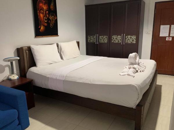 Sunshine Hotel : photo 4 de la chambre chambre familiale avec balcon