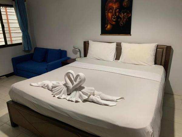 Sunshine Hotel : photo 10 de la chambre chambre familiale avec balcon