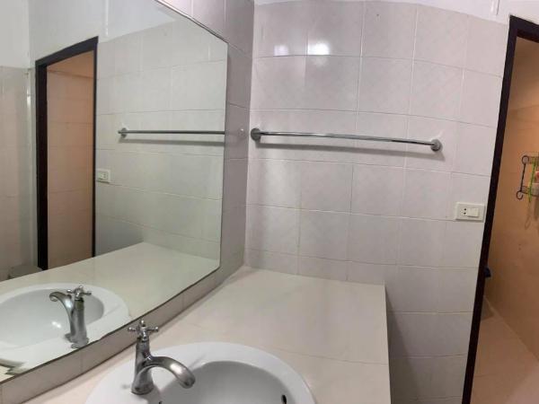 Sunshine Hotel : photo 7 de la chambre chambre familiale avec balcon