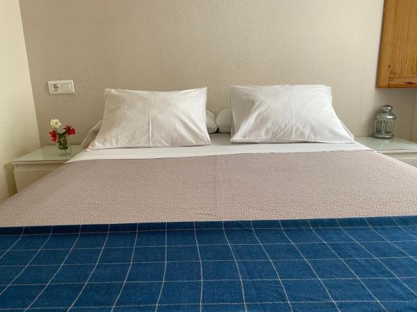 Hostal Moscatel : photo 4 de la chambre chambre double