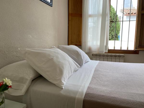 Hostal Moscatel : photo 6 de la chambre chambre double