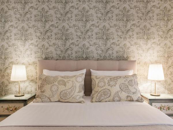 Nicholas Point Apartments and Rooms : photo 3 de la chambre appartement avec balcon