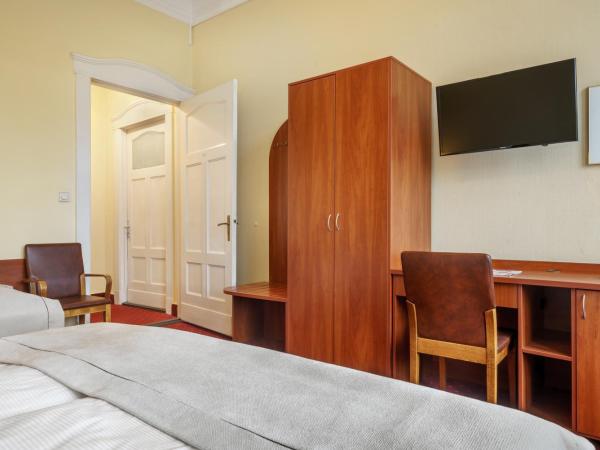 Hotel Kronprinz Hamburg Hauptbahnhof : photo 4 de la chambre chambre familiale