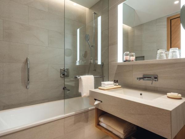 Mövenpick Hotel Basel : photo 4 de la chambre chambre lit king-size deluxe