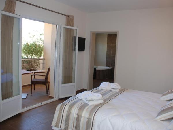 Hôtel A Madonetta : photo 2 de la chambre suite 2 chambres avec canapé-lit