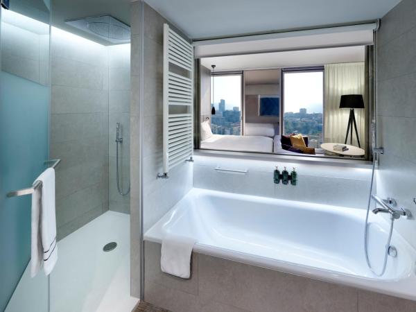 The Level at Melia Barcelona Sky : photo 3 de la chambre suite principale the level - vue sur mer