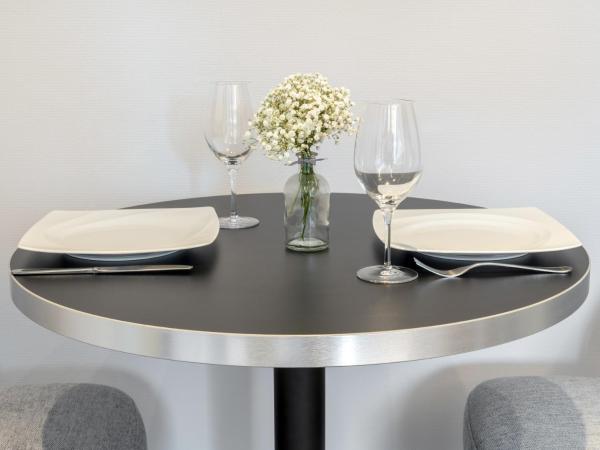 numa I Oben Apartments : photo 9 de la chambre medium studio with kitchenette and balcony