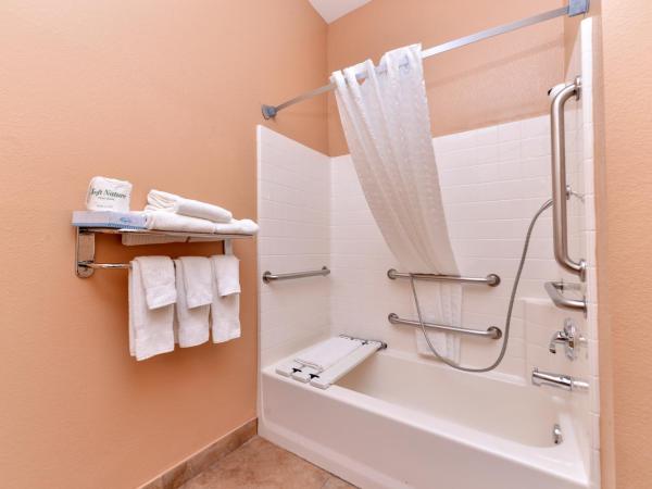 Candlewood Suites San Diego, an IHG Hotel : photo 2 de la chambre studio lit king-size - baignoire accessible aux personnes à mobilité réduite/non-fumeurs