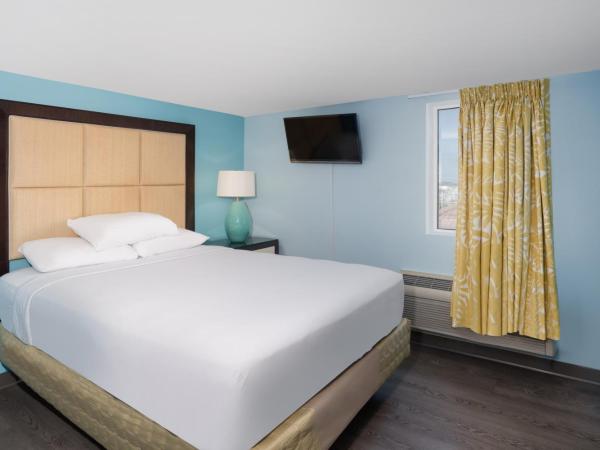 Palette Resort Myrtle Beach : photo 1 de la chambre suite deluxe lit king-size - côté océan