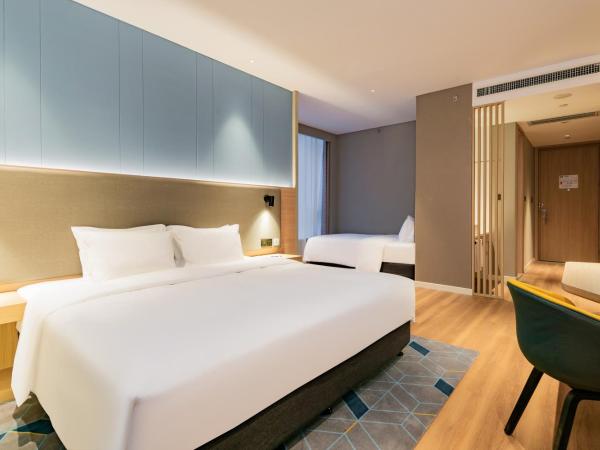 Holiday Inn Express Xi'an High Tech Zone North, an IHG Hotel : photo 1 de la chambre standard room with one king and one single bed