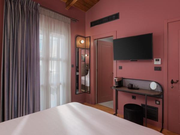 NAIADES the residence ioannina castle : photo 2 de la chambre chambre lit king-size supérieure