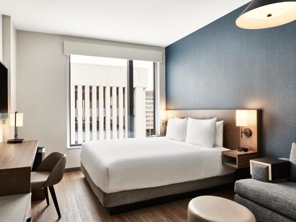 Hyatt Place Phoenix/Downtown : photo 2 de la chambre chambre lit king-size - vue sur ville
