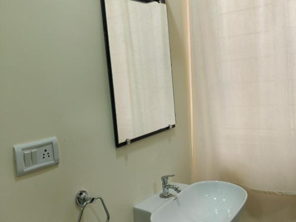 SRI VIGNESH RESIDENCY : photo 6 de la chambre chambre double deluxe (2 adultes + 1 enfant)