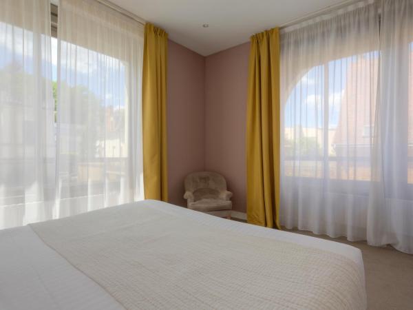 Hotel Le Renoir : photo 7 de la chambre chambre supérieure lit queen-size
