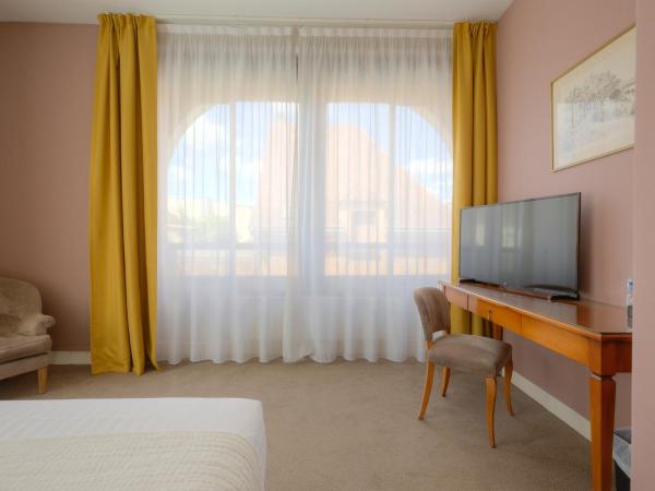 Hotel Le Renoir : photo 5 de la chambre chambre supérieure lit queen-size