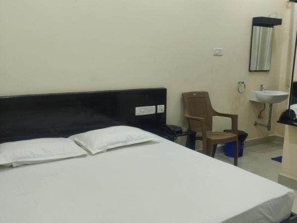 SRI VIGNESH RESIDENCY : photo 5 de la chambre chambre double deluxe (2 adultes + 1 enfant)