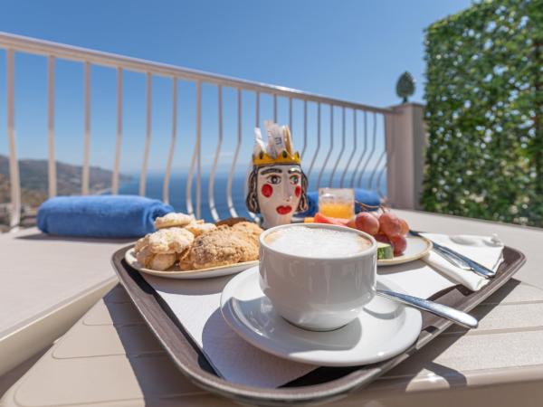 Splendid Hotel Taormina : photo 6 de la chambre chambre double deluxe avec terrasse - vue sur mer