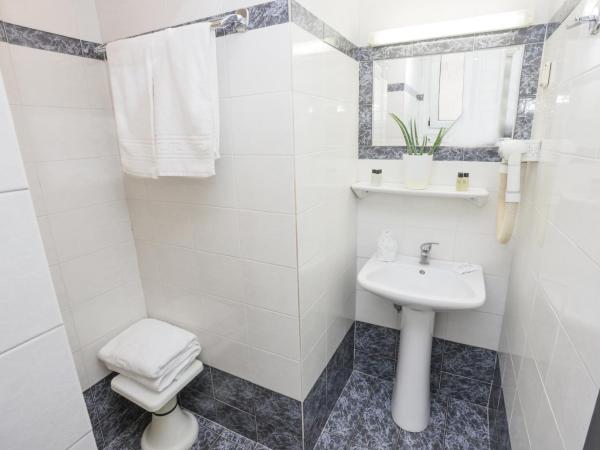 Aegeon Hotel : photo 4 de la chambre chambre triple