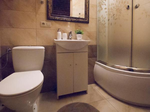 Vanilla Hostel Wrocław : photo 9 de la chambre chambre lits jumeaux avec douche 