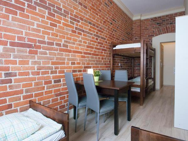 Vanilla Hostel Wrocław : photo 1 de la chambre chambre quadruple avec salle de bains privative