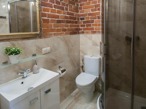 Vanilla Hostel Wrocław : photo 2 de la chambre chambre familiale avec salle de bains