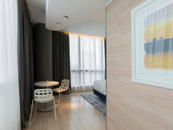 voco Milan-Fiere, an IHG Hotel : photo 5 de la chambre chambre d'angle premium avec lit king-size - vue sur ville