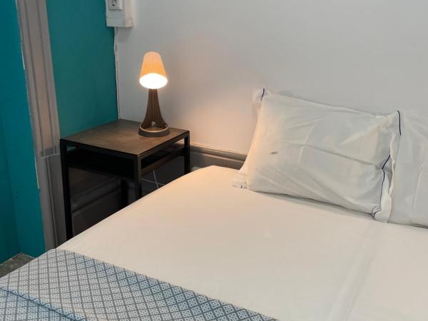 By Doors Hostel : photo 2 de la chambre chambre double avec salle de bains privative