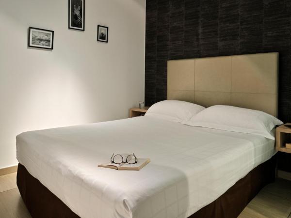 Hôtel L'Escale Coté Port : photo 1 de la chambre chambre double standard avec terrasse