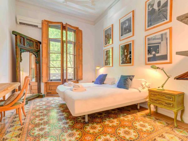 Factory Suites Barcelona : photo 5 de la chambre chambre double supérieure avec balcon et salle de bains privative extérieure