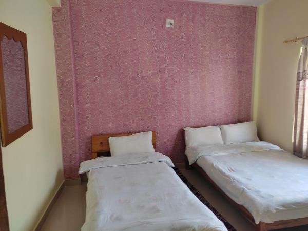 Hotel Green Hill View : photo 1 de la chambre chambre triple standard