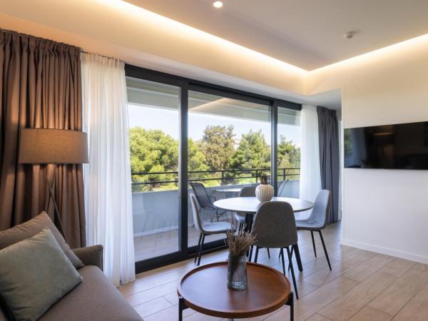 Hestia - Alexandras 38 : photo 6 de la chambre appartement familial avec balcon