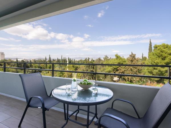 Hestia - Alexandras 38 : photo 5 de la chambre appartement familial avec balcon