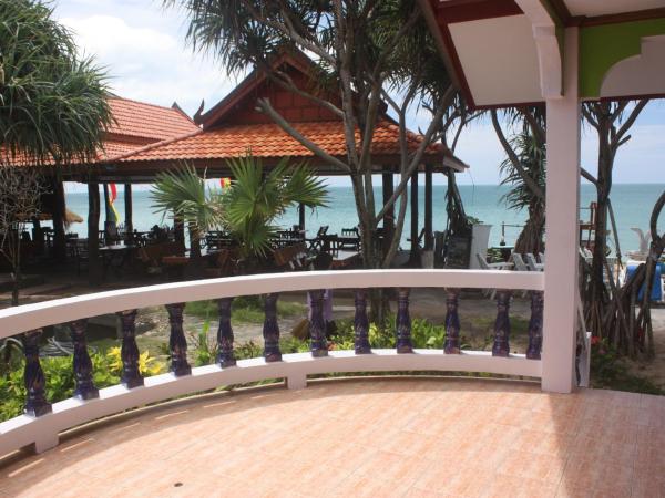 Nature Beach Resort, Koh Lanta : photo 6 de la chambre bungalow de luxe climatisé (3 adultes)