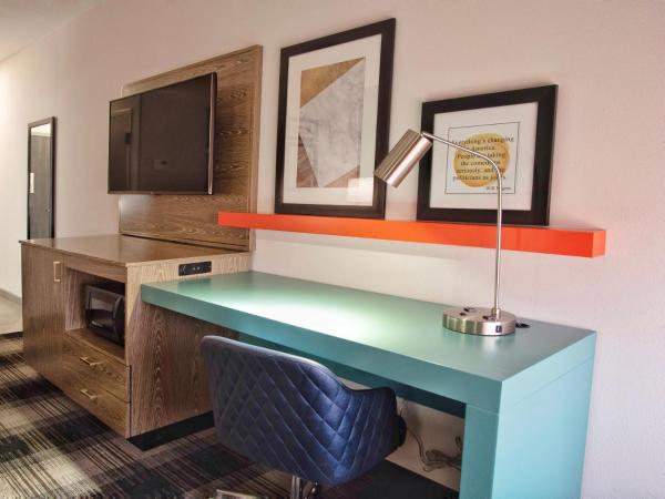 La Quinta by Wyndham Oklahoma City Airport : photo 5 de la chambre chambre avec 2 grands lits queen-size