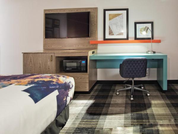 La Quinta by Wyndham Oklahoma City Airport : photo 3 de la chambre chambre avec 2 grands lits queen-size