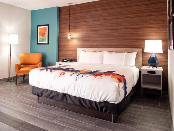 La Quinta by Wyndham Oklahoma City Airport : photo 7 de la chambre chambre lit king-size
