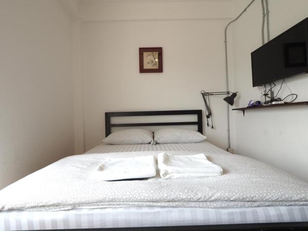 Labkoff cafe and Hostel : photo 1 de la chambre chambre double deluxe