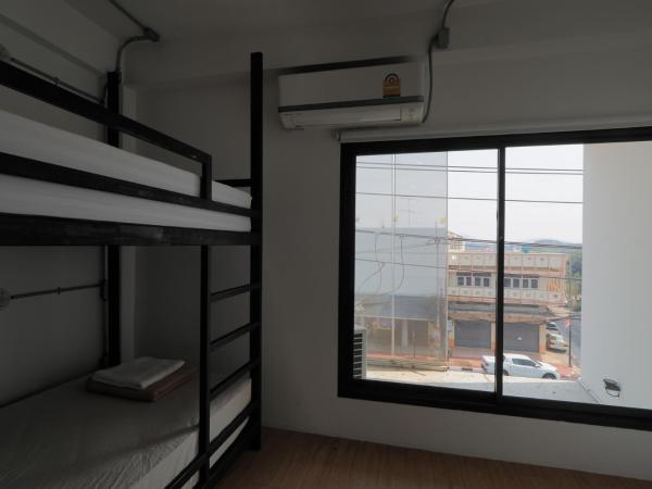 Labkoff cafe and Hostel : photo 4 de la chambre chambre familiale avec salle de bains commune