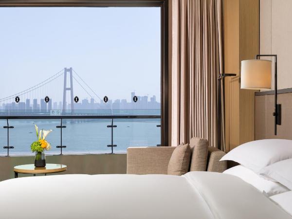 InterContinental Wuhan, an IHG Hotel - Yangtze River View : photo 3 de la chambre king classic river view