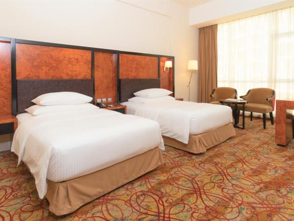 Millennium Airport Hotel Dubai : photo 3 de la chambre superior twin room, complimentary shuttle to dxb airport terminal 1 & 3