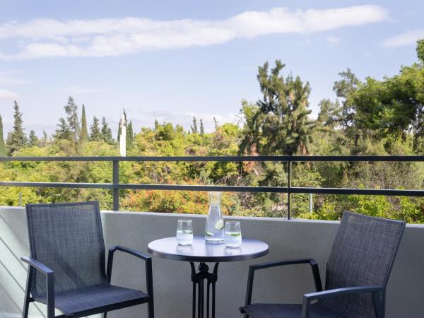 Hestia - Alexandras 38 : photo 6 de la chambre appartement confort avec balcon