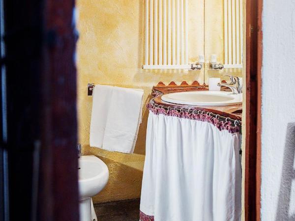 B&B Al Nabuisson : photo 5 de la chambre chambre double avec salle de bains privative