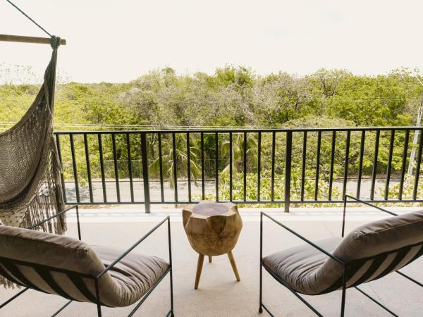 Hotel B Unique : photo 6 de la chambre grand hébergement - vue sur jungle