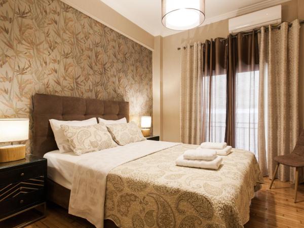 Nicholas Point Apartments and Rooms : photo 1 de la chambre appartement avec balcon