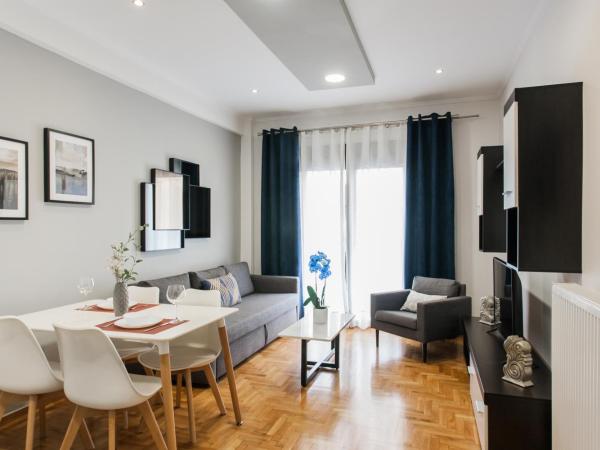 Nicholas Point Apartments and Rooms : photo 8 de la chambre appartement avec balcon