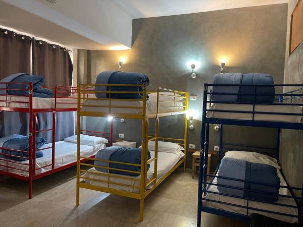 Lion Hostel : photo 6 de la chambre lit dans dortoir mixte de 8 lits 
