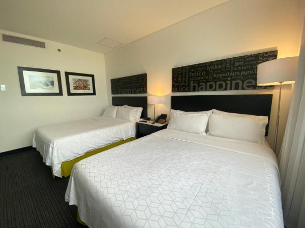 Holiday Inn Express & Suites Puebla Angelopolis, an IHG Hotel : photo 4 de la chambre chambre standard avec 2 lits queen-size